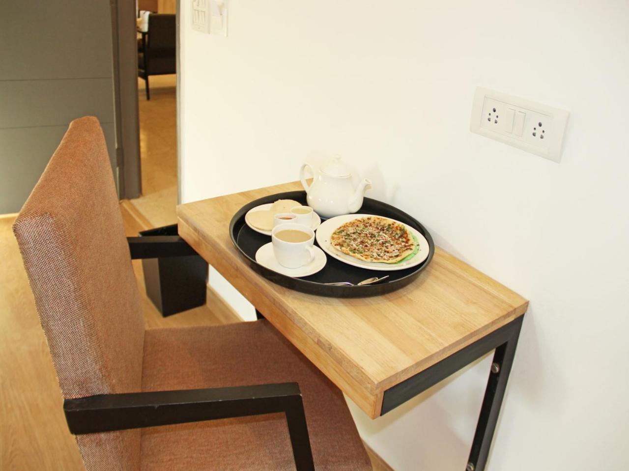 Oyo 9797 Hotel Vbee Plaza Thiruvananthapuram Dış mekan fotoğraf