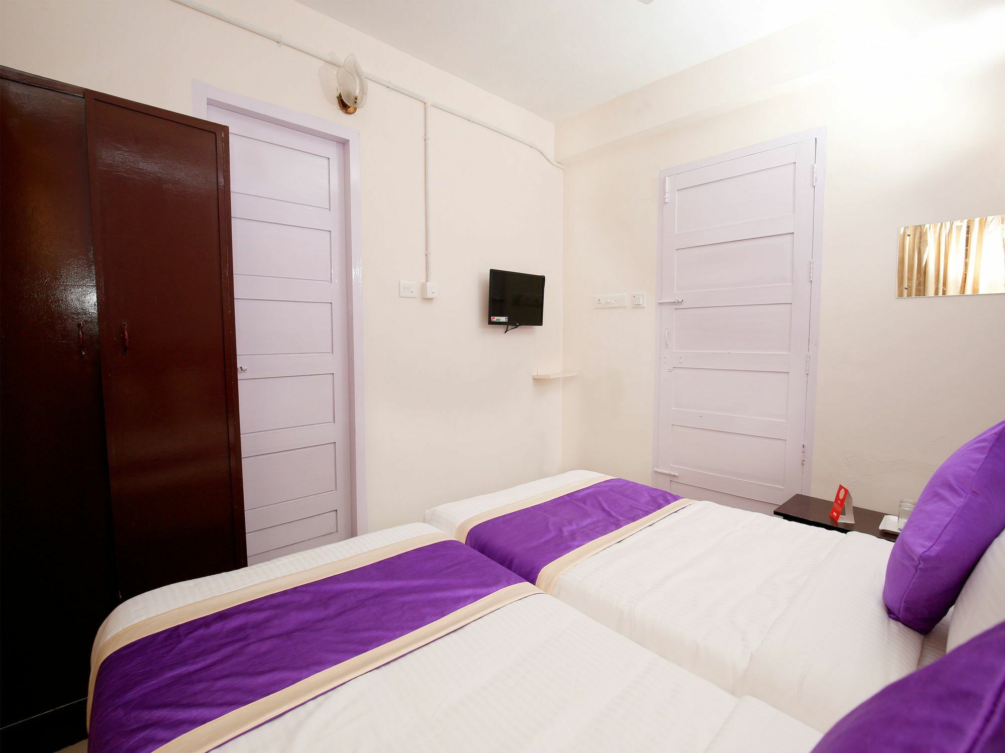 Oyo 9797 Hotel Vbee Plaza Thiruvananthapuram Dış mekan fotoğraf