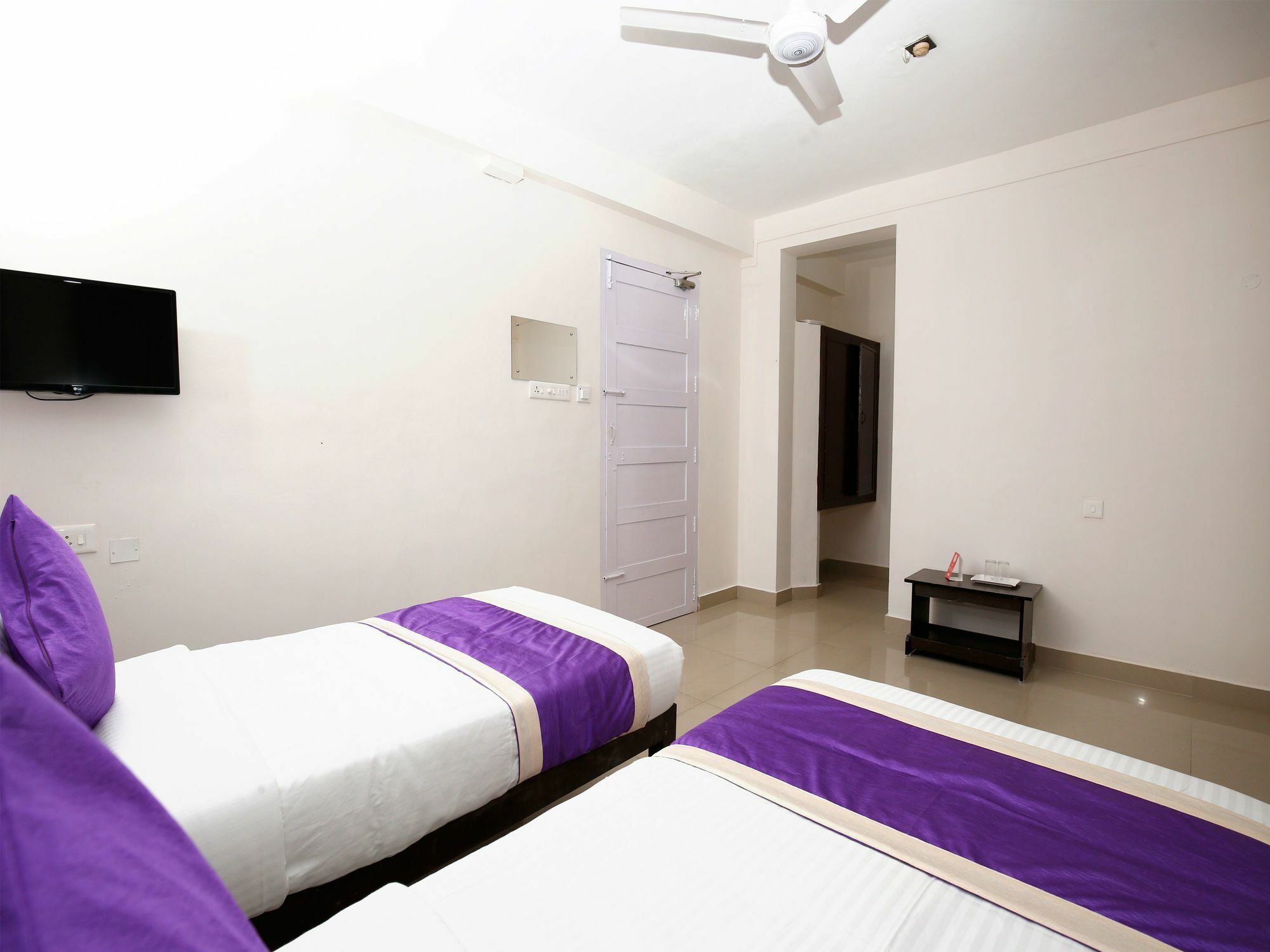 Oyo 9797 Hotel Vbee Plaza Thiruvananthapuram Dış mekan fotoğraf